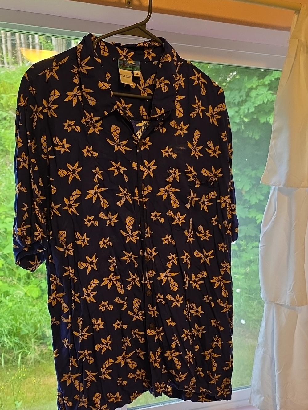 Men's Navy Hawaiian Print Short-Sleeve Button-Down Shirt